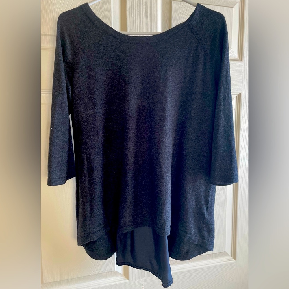 RW and Co. Lightweight flowy shirt